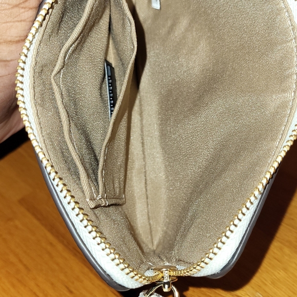 Coach Corner Zip Wristlet With Floral Print - Picture 6 of 13